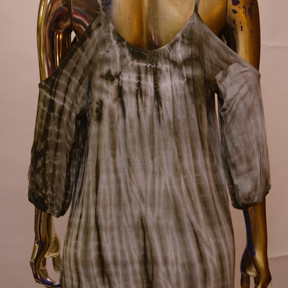 Green hand tie dyed, cut-out shoulders top - NWT - Picture 3 of 3